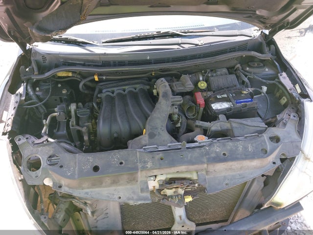 Nissan Versa 1.8 S