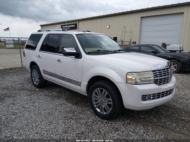 Salvage Lincoln Navigator Image