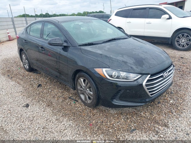 Salvage Hyundai ELANTRA Image