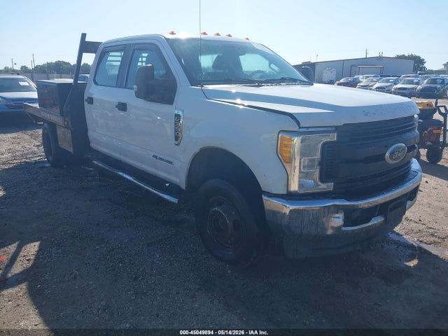 Salvage Ford F-350 Image