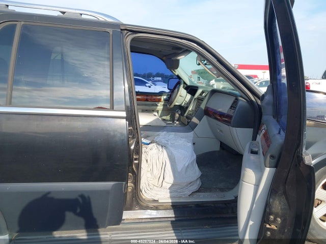 Lincoln Navigator