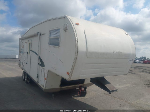 Salvage Forest River Wildwood La Fifth Wheel Image
