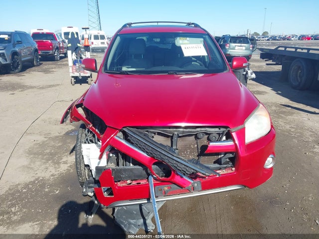 Toyota RAV4 Limited V6