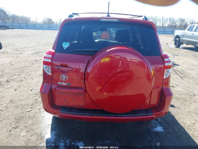 Toyota RAV4 Limited V6