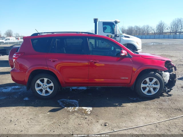 Toyota RAV4 Limited V6