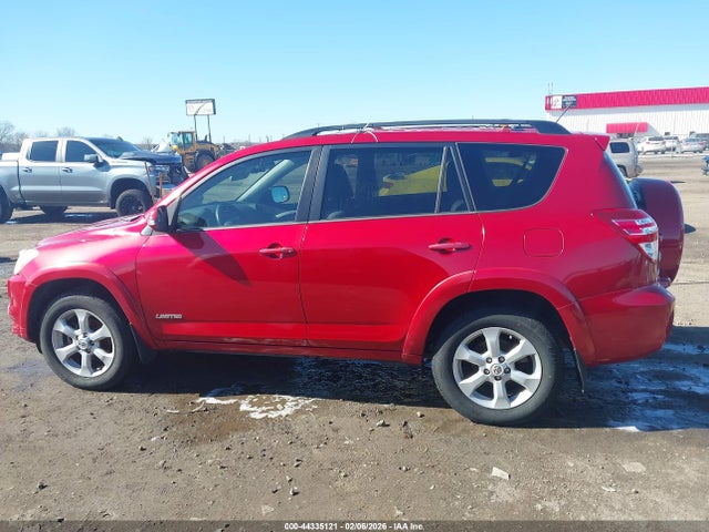 Toyota RAV4 Limited V6