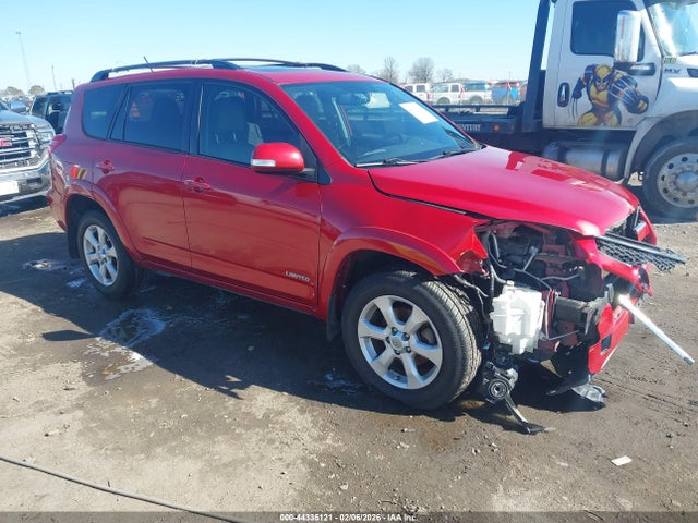 Salvage Toyota RAV4 Image