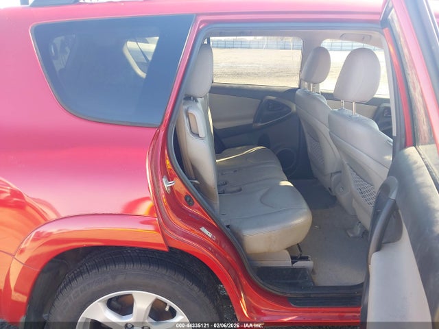Toyota RAV4 Limited V6