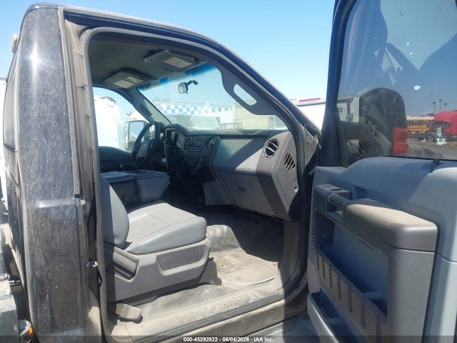 Ford F-550 Xl