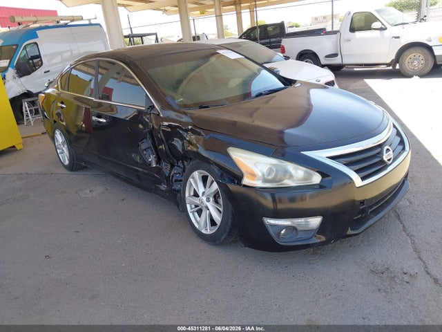 Salvage Nissan Altima Image