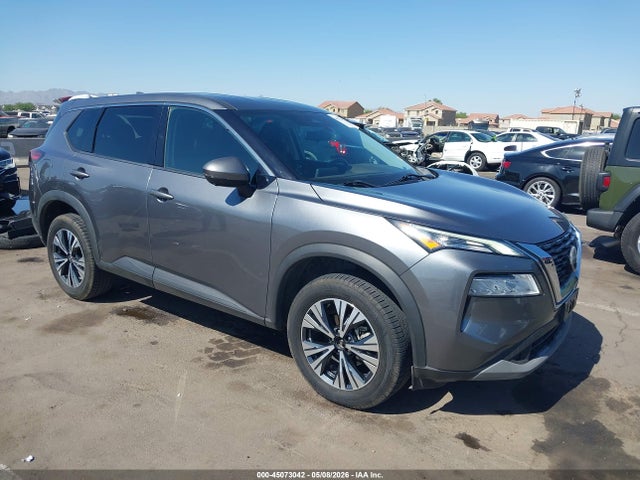 Salvage Nissan Rogue Image