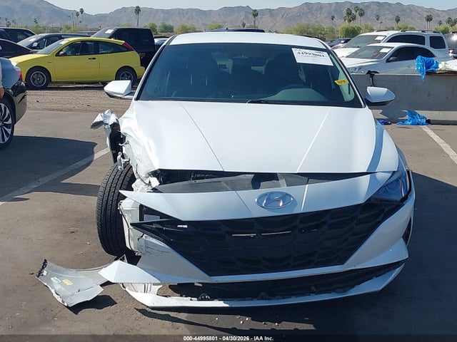 Hyundai ELANTRA Sel