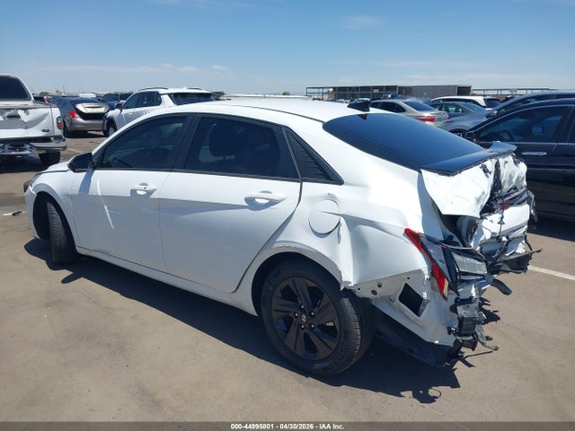 Hyundai ELANTRA Sel