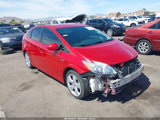 Salvage Toyota Prius Image