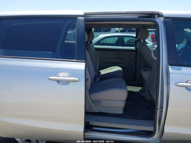 Kia Sedona L