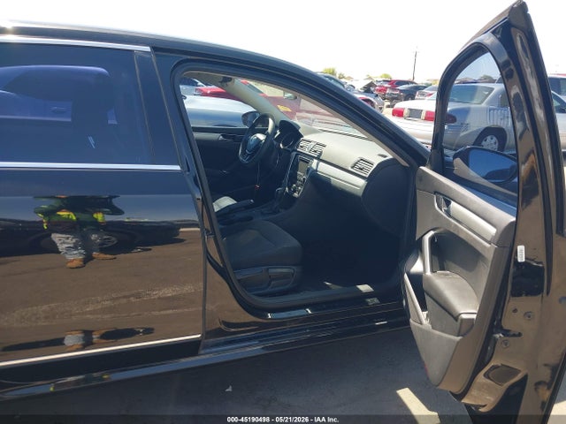Volkswagen Passat 1.8t S