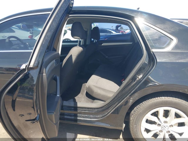 Volkswagen Passat 1.8t S