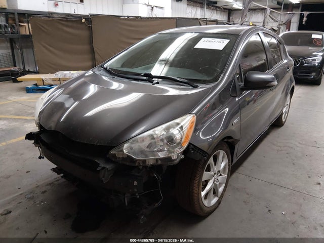 Toyota Prius c Four