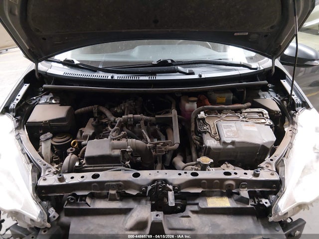Toyota Prius c Four