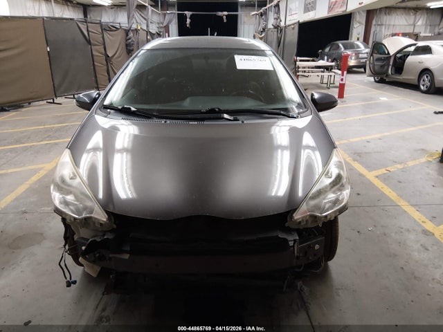 Toyota Prius c Four