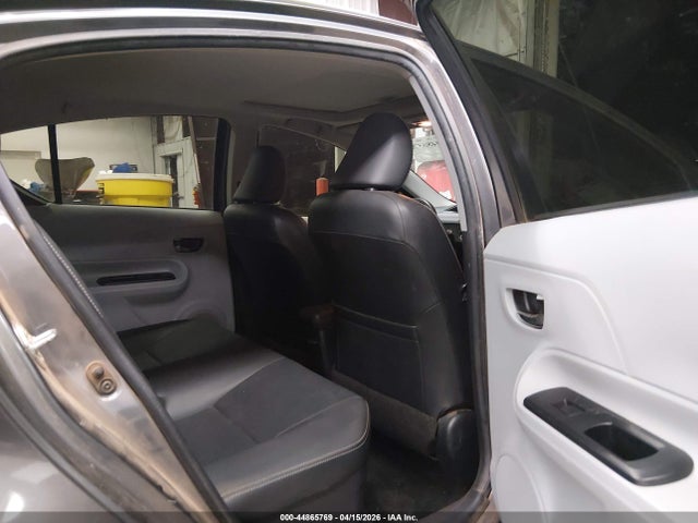 Toyota Prius c Four
