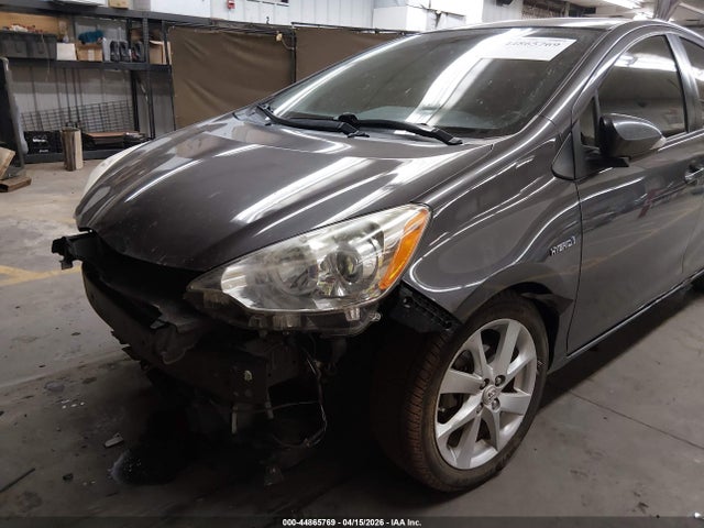 Toyota Prius c Four