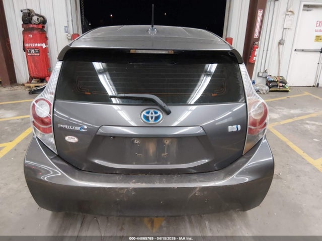 Toyota Prius c Four