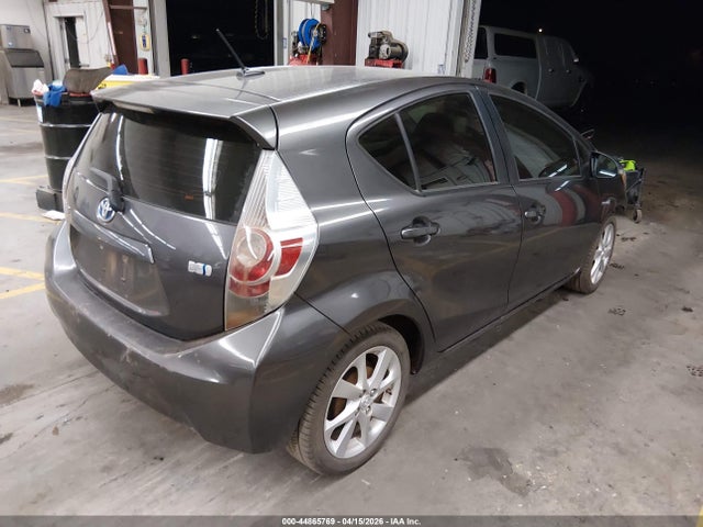 Toyota Prius c Four