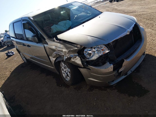 Salvage Chrysler Town & Country Image
