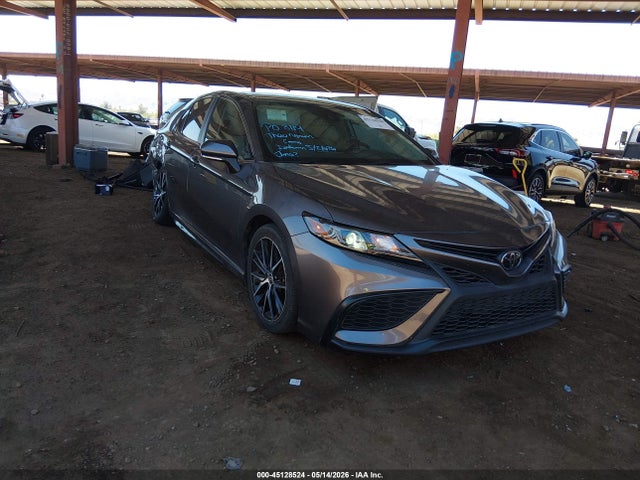 Salvage Toyota Camry Image