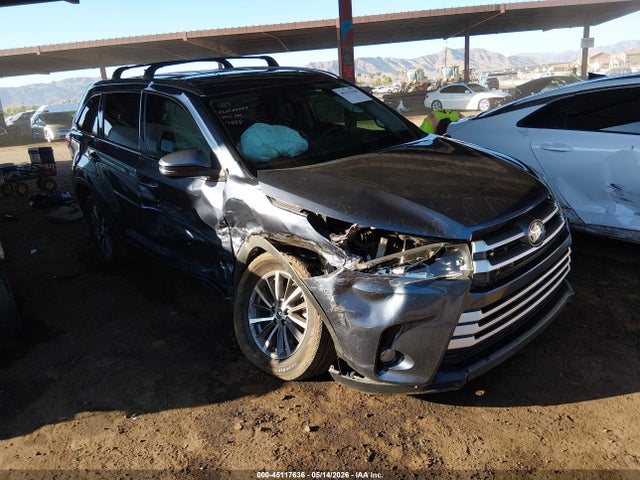 Salvage Toyota Highlander Image