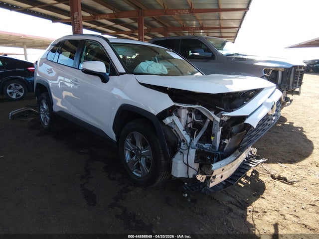 Salvage Toyota RAV4 Image