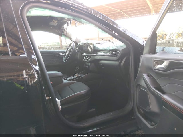 Ford Escape St-line