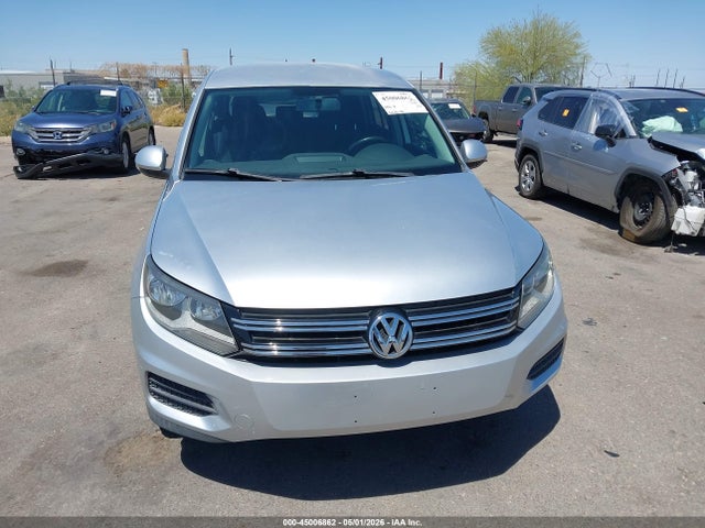 Volkswagen Tiguan S