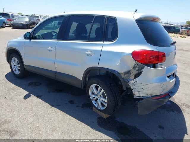 Volkswagen Tiguan S
