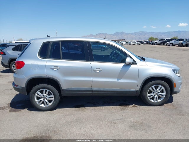 Volkswagen Tiguan S