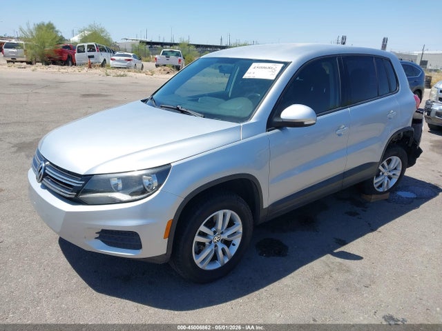 Volkswagen Tiguan S