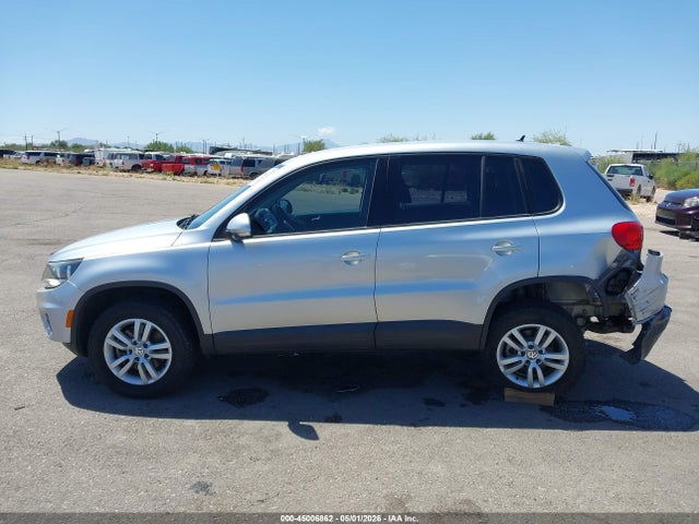 Volkswagen Tiguan S