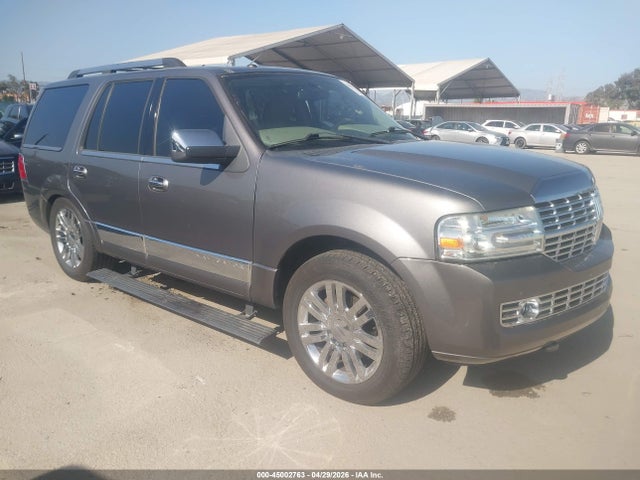 Salvage Lincoln Navigator Image