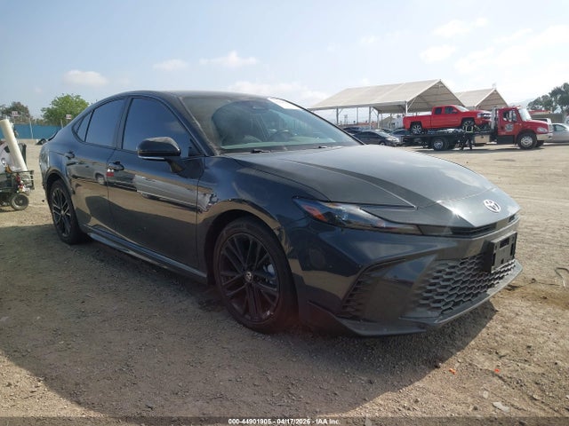 Salvage Toyota Camry Image