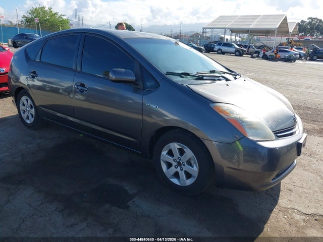 Salvage Toyota Prius Image