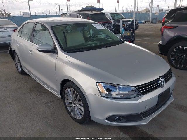 Salvage Volkswagen Jetta Image