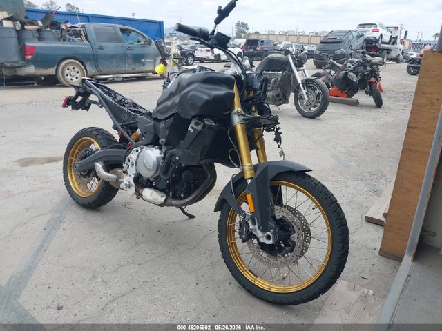 Salvage BMW F 850 Image