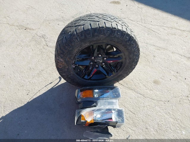 Chevrolet Silverado 1500 4wd  Standard Bed Custom Trail Boss