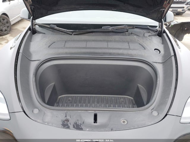 Tesla Model Y Long Range Dual Motor All-wheel Drive
