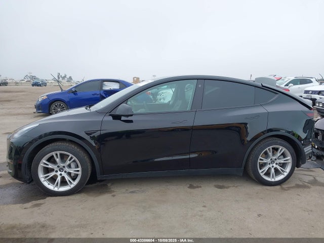 Tesla Model Y Long Range Dual Motor All-wheel Drive