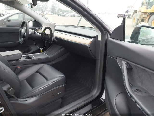 Tesla Model Y Long Range Dual Motor All-wheel Drive