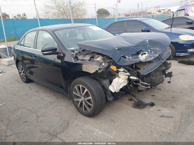 Salvage Volkswagen Jetta Image