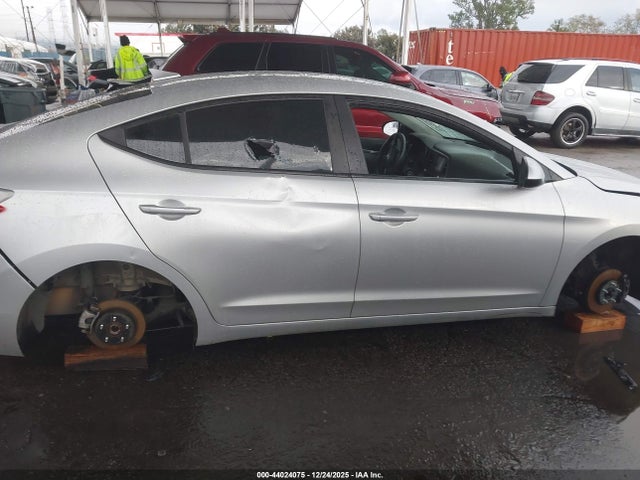 Hyundai ELANTRA Sel