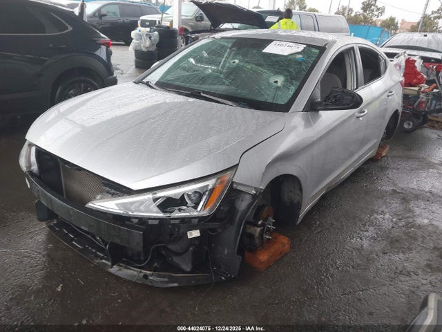 Hyundai ELANTRA Sel
